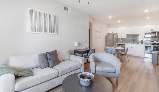 Landing | Stunning 2BD, Pool, Rooftop Lounge