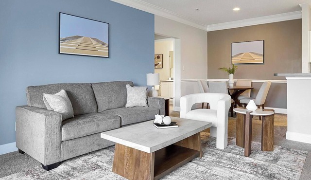 Landing | Stunning 2BD, Tennis Court, Gym