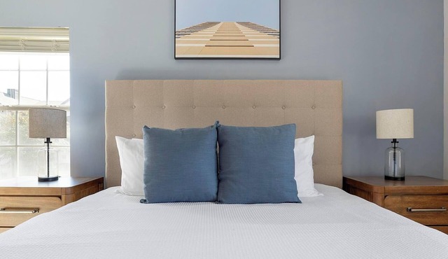 Landing | Stunning 2BD, Yoga Studio, Tennis Court