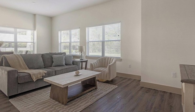 Landing | Stunning 2BD, Yoga Studio, Gym