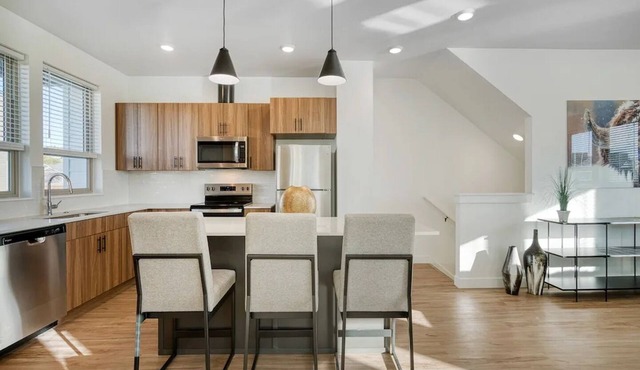 Landing | Stunning 3BD, Clubhouse