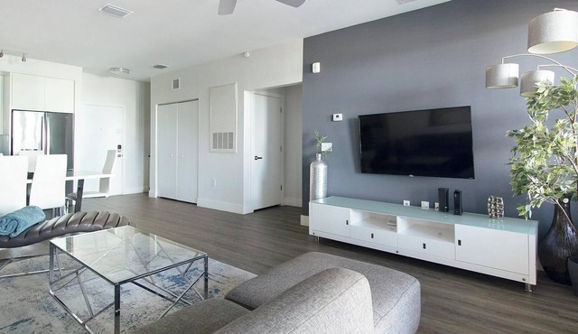 Landing | Stunning 3BD, Clubhouse, Pool