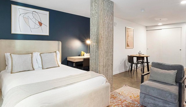 Landing | Stunning Studio, Gym, Rooftop Lounge