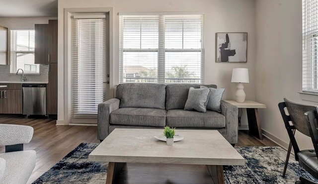 Landing | Stunning 2BD, Clubhouse, Pool