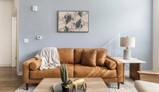 Landing | Stunning 2BD, Gym, Clubhouse