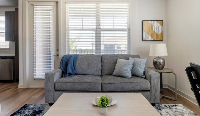 Landing | Stunning 2BD, Pool, Gym