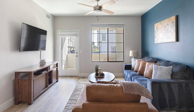 Landing | Stunning 2BD, Gym, Clubhouse