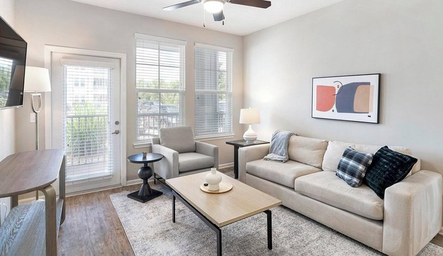 Landing | Stunning 2BD, Pool, Gym