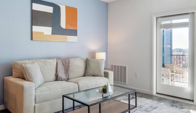 Landing | Stylish 1BD, Gym, Pool