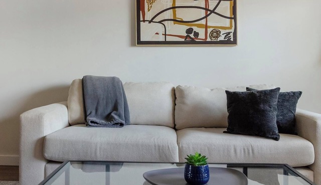 Landing | Stylish 1BD, Gym, Courtyard