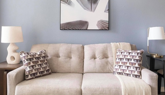 Landing | Stylish 1BD, Clubhouse, Gym