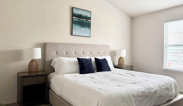 Landing | Stylish 1BD, Clubhouse, Pool