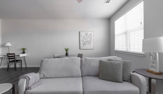 Landing | Stylish 1BD, Courtyard, Gym