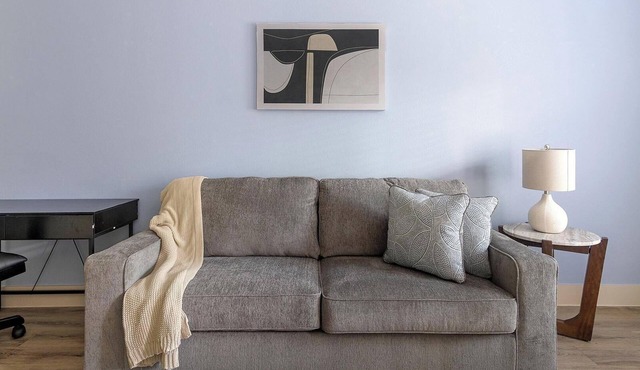 Landing | Stylish 1BD, Courtyard, Gym