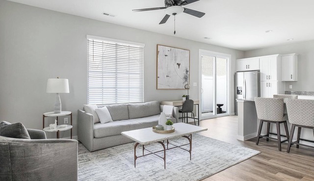 Landing | Stylish 1BD, Courtyard, Clubhouse