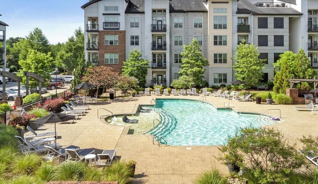 Landing | Stylish 1BD, Gym, Clubhouse