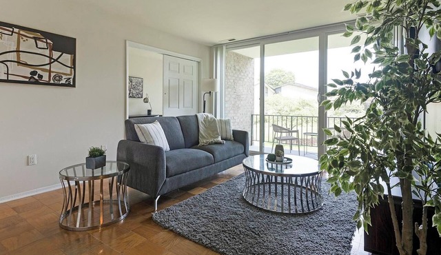 Landing | Stylish 1BD, Gym, Pool