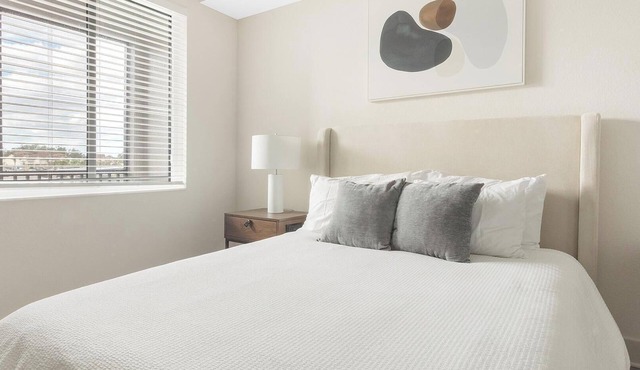 Landing | Stylish 1BD, Gym, Clubhouse