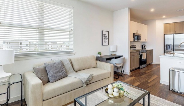 Landing | Stylish 1BD, Gym, Pool