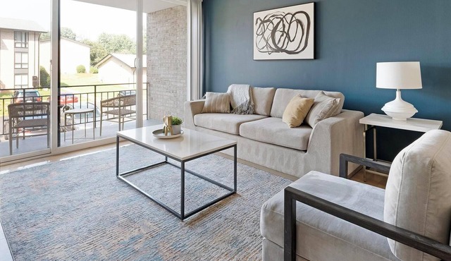 Landing | Stylish 1BD, Pool, Gym