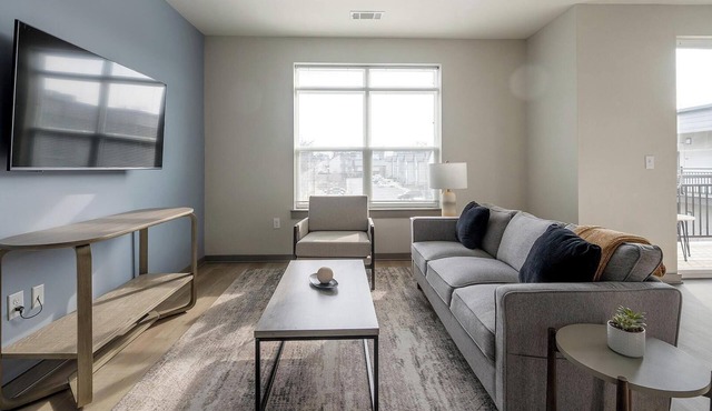 Landing | Stylish 1BD, Pool, Clubhouse