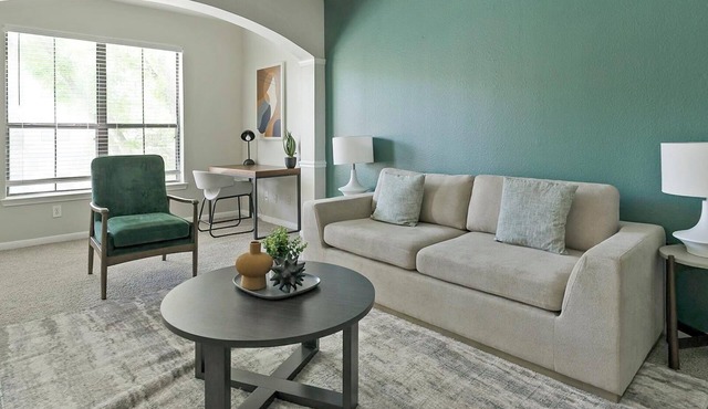 Landing | Stylish 1BD, Pool, Gym
