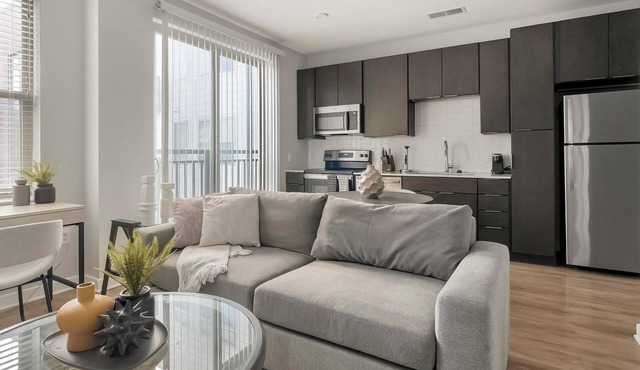 Landing | Stylish 1BD, Pool, Gym