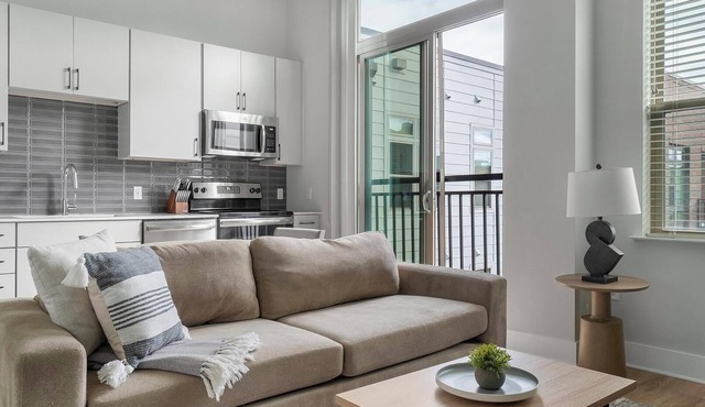 Landing | Stylish 1BD, Pool, Gym