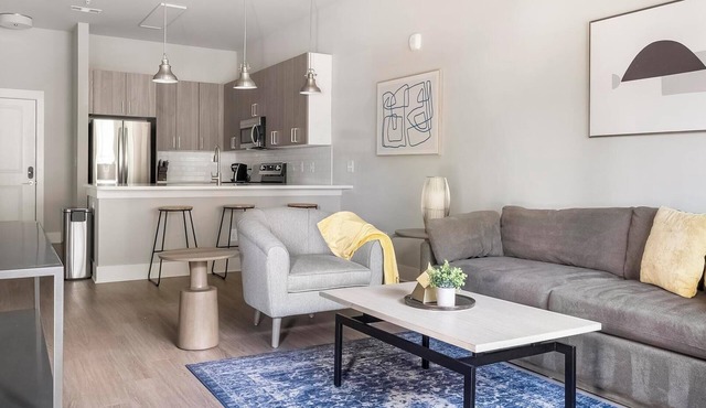 Landing | Stylish 1BD, Rooftop Lounge, Gym