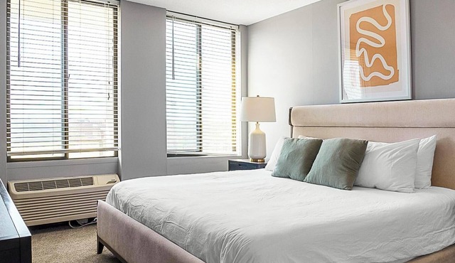 Landing | Stylish 1BD, Pool, Game Room