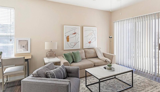 Landing | Stylish 1BD, Gym, Rooftop Lounge