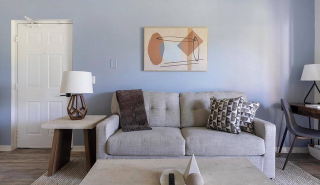 Landing | Stylish 1BD, Gym, Clubhouse