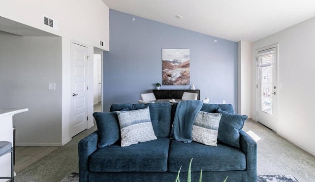 Landing | Stylish 2BD, Gym, Clubhouse