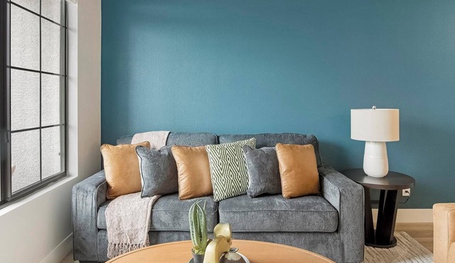 Landing | Stylish 2BD, Gym, Clubhouse