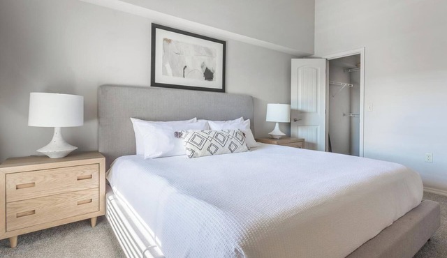 Landing | Stylish 2BD, Courtyard, Pool