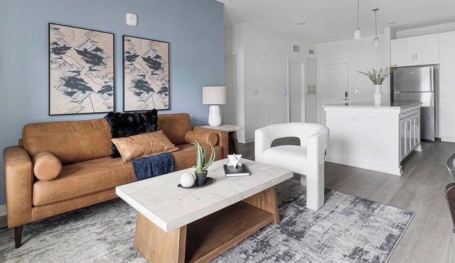 Landing | Stylish 2BD, Gym, Clubhouse