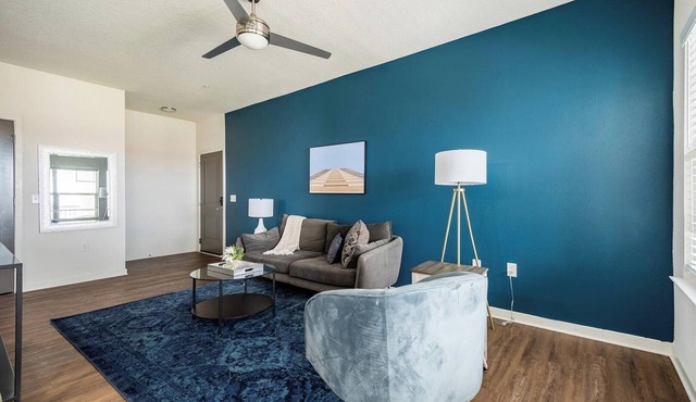 Landing | Stylish 2BD, Courtyard, Gym