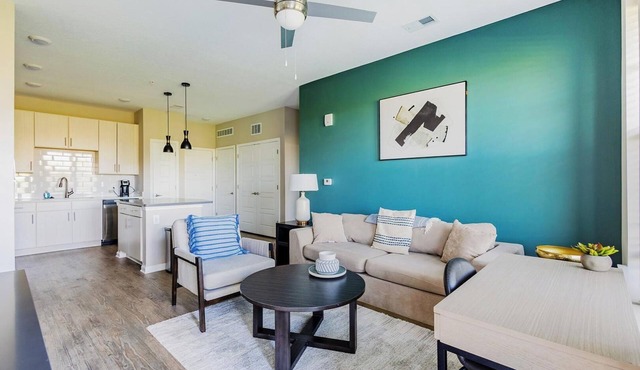 Landing | Stylish 2BD, Gym, Pool