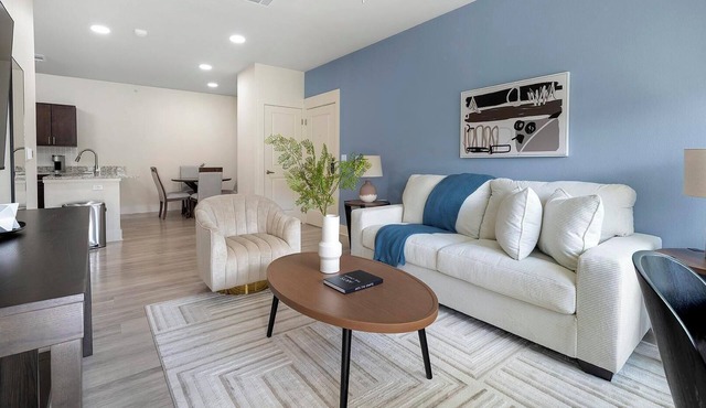 Landing | Stylish 2BD, Gym, Clubhouse
