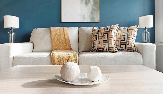 Landing | Stylish 2BD, Gym, Clubhouse
