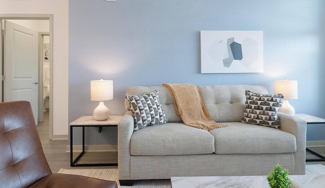Landing | Stylish 2BD, Gym, Clubhouse