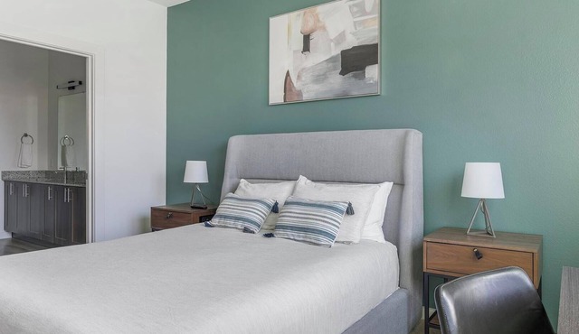 Landing | Stylish 2BD, Gym, Clubhouse