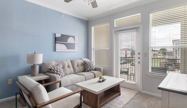 Landing | Stylish 2BD, Gym, Clubhouse