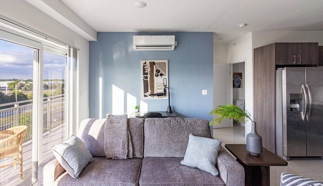 Landing | Stylish 2BD, Gym, Pool