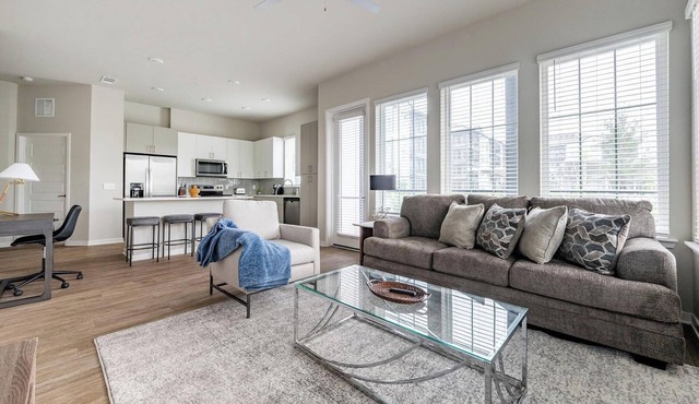 Landing | Stylish 2BD, Gym, Clubhouse