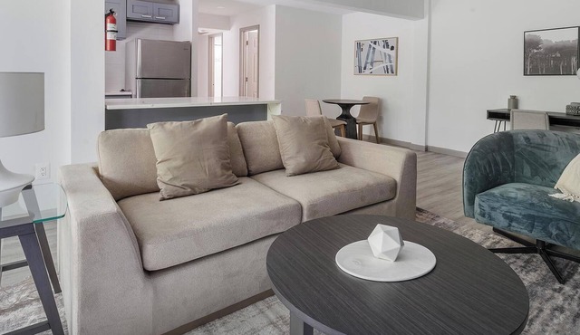 Landing | Stylish 2BD, Pool, Gym