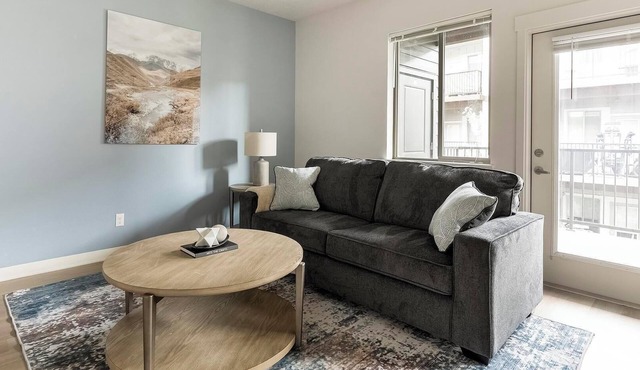 Landing | Stylish 2BD, Pool, Gym