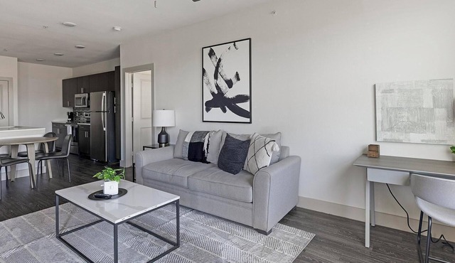 Landing | Stylish 2BD, Pool, Gym