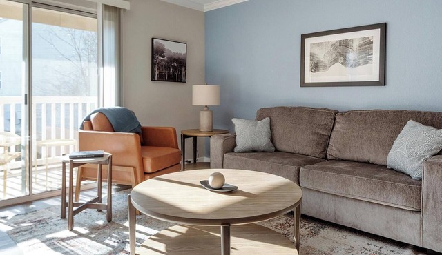 Landing | Stylish 2BD, Pool, Gym