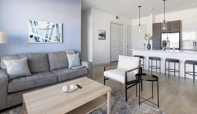 Landing | Stylish 2BD, Pool, Gym